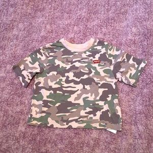 🛑Levi’s Pink Camouflage Shirt